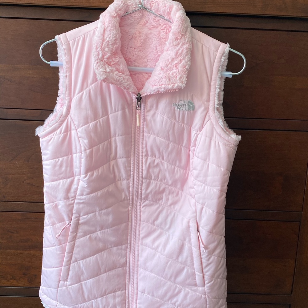 ** SOLD ** North Face Women Mossbud Vest - Pink XS